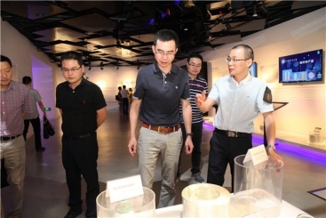 浙江省發改委外資處處長譚燮良一行到公司參觀交流