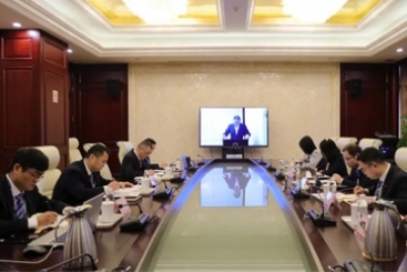 中國巨石在中國建材集團2021年工作會議上作交流發言