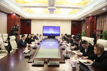 桐鄉市委書記于會游來巨石助力企業開門紅